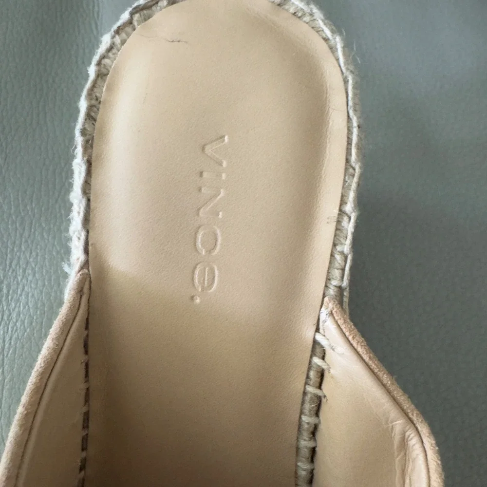 Vince chic suede